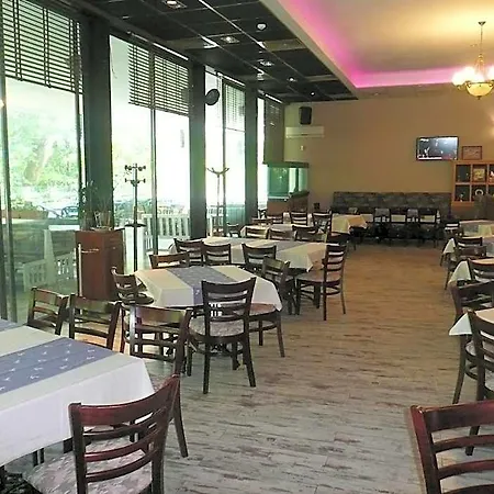Park Hotel *